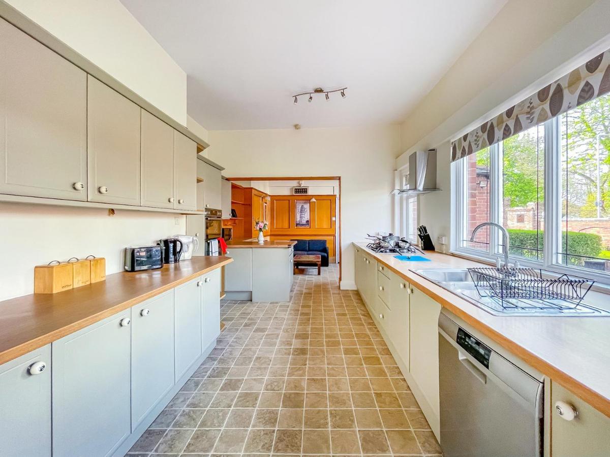 *Rd9Bc* For Your Most Relaxed & Cosy Stay + Free Parking + Free Fast Wifi * Leeds  Extérieur photo